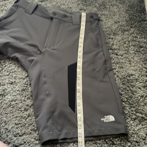 The northface shorts - Picture 9 of 11